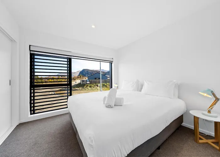 Modern Townhouse, Alpine Views, Close To Hébergement de vacances Wanaka