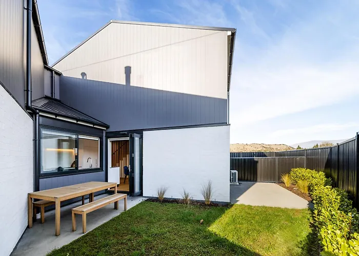 Modern Townhouse, Alpine Views, Close To * Wanaka